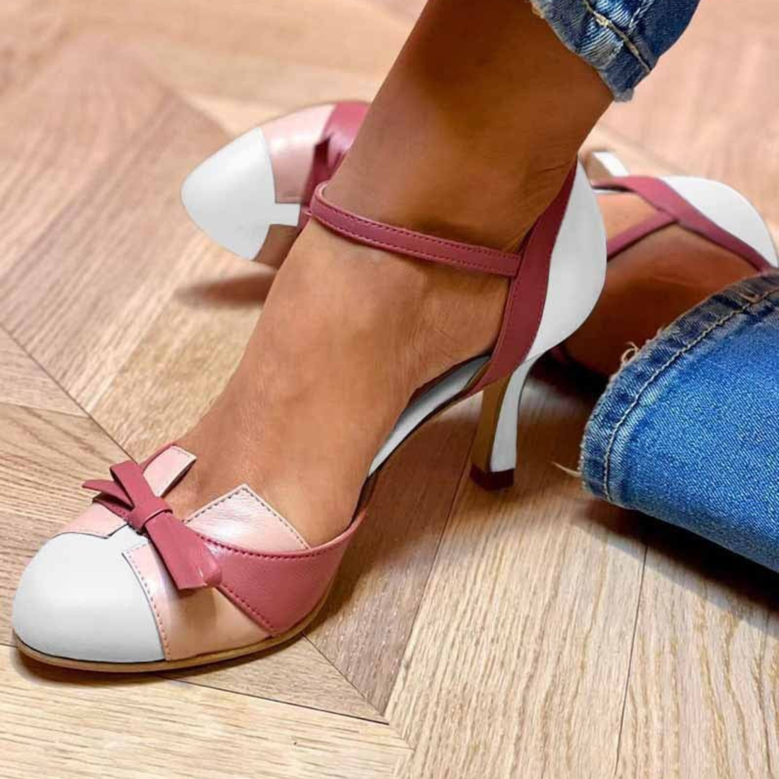 Loes | Pumps met Strikje en Enkelbandje